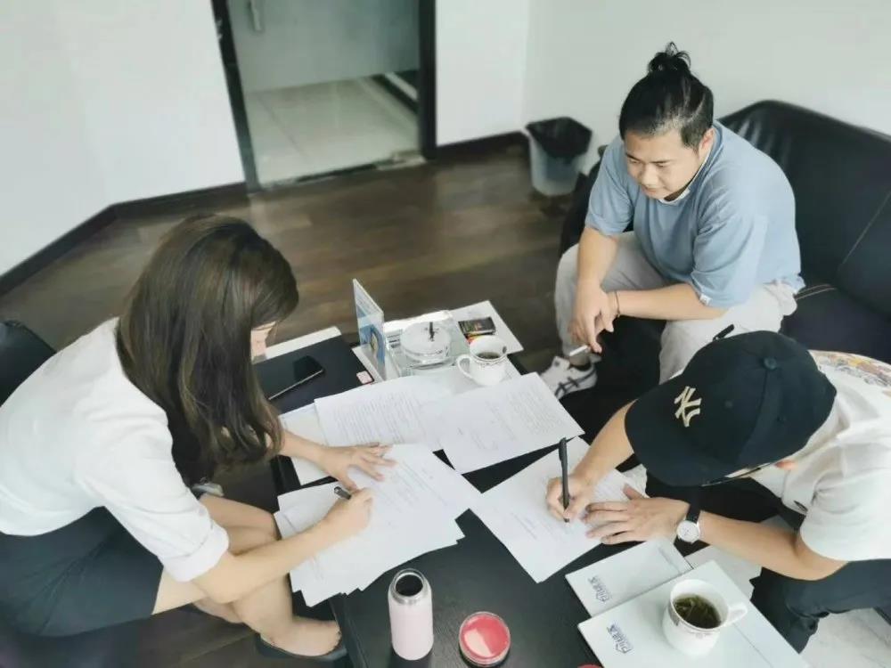 熱烈祝賀張總、段總簽約創(chuàng)綠家浙江省衢州市縣級代理！