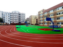 對“毒跑道”說不，中小學(xué)塑膠跑道出強制新國標(biāo)：甲醛不得高于0.4mg