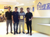 熱烈祝賀佛山高明陳總、李總、彭總簽約創(chuàng)綠家！