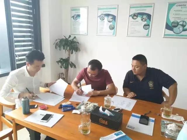 熱烈祝賀上饒信州張總、高總簽約創(chuàng)綠家！