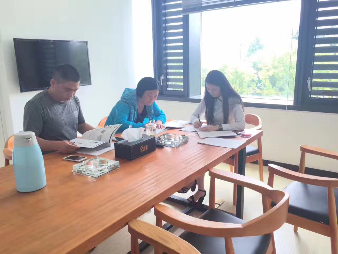 熱烈祝賀焦作朱總、鄭總夫婦簽約創(chuàng)綠家！